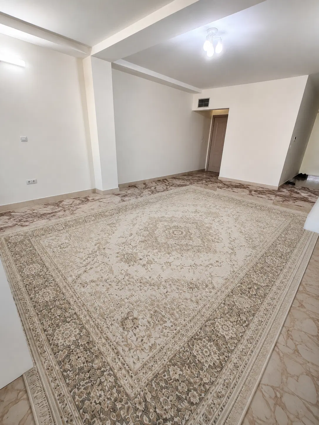 رو به نما_بر خیابان اصلی_۷۰متری_بدون پرتی