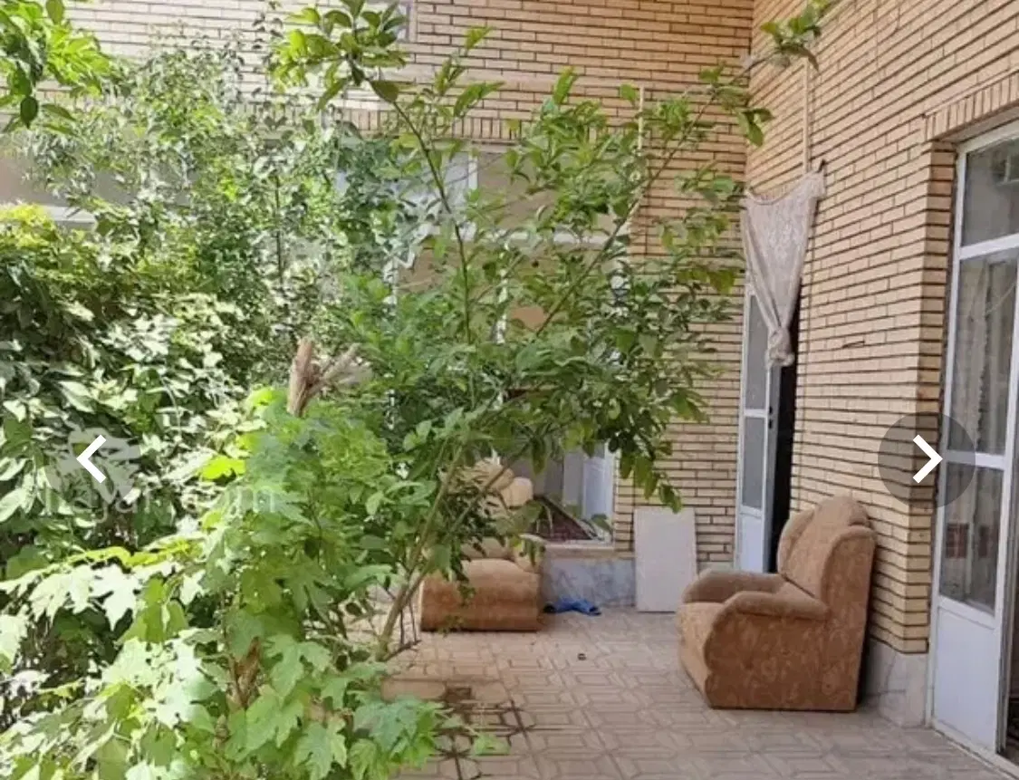 ویلایی هنرستان ۲۴۰ متر