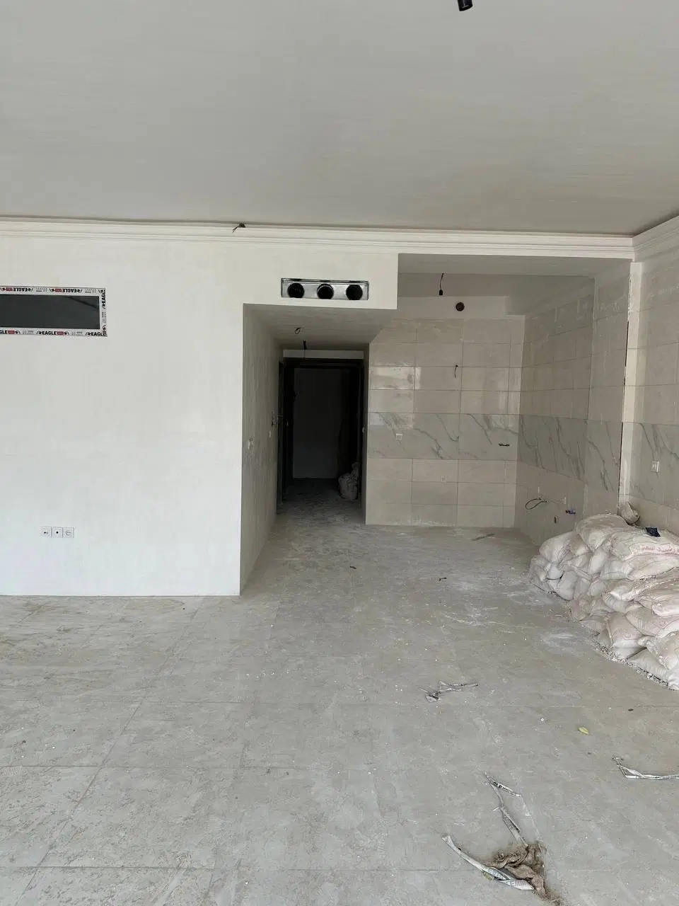 آپارتمان نوساز تک واحدی_فول امکانات_۱۲۴ متر نورگیر