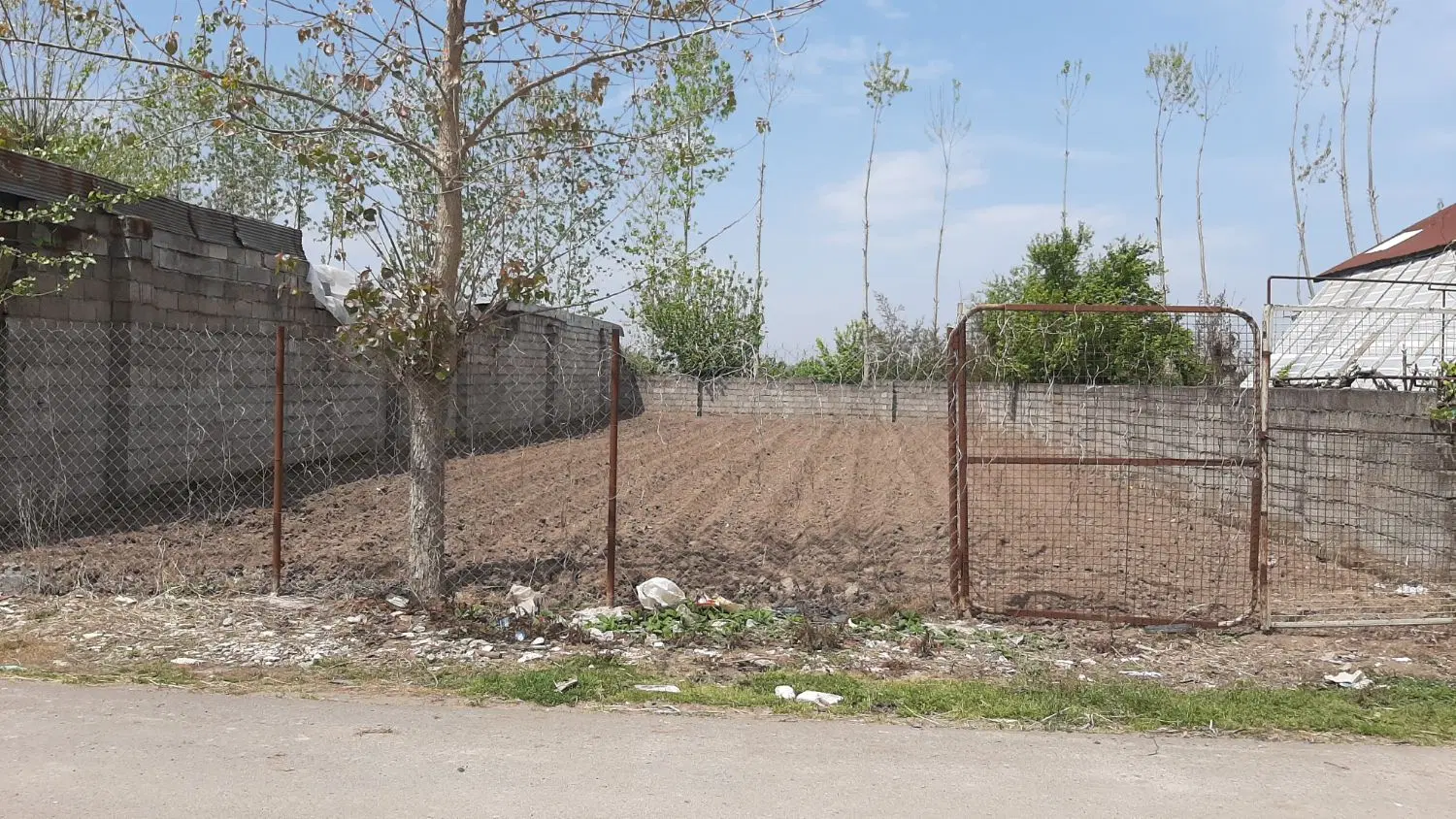 زمین مسکونی باپروانه ساخت