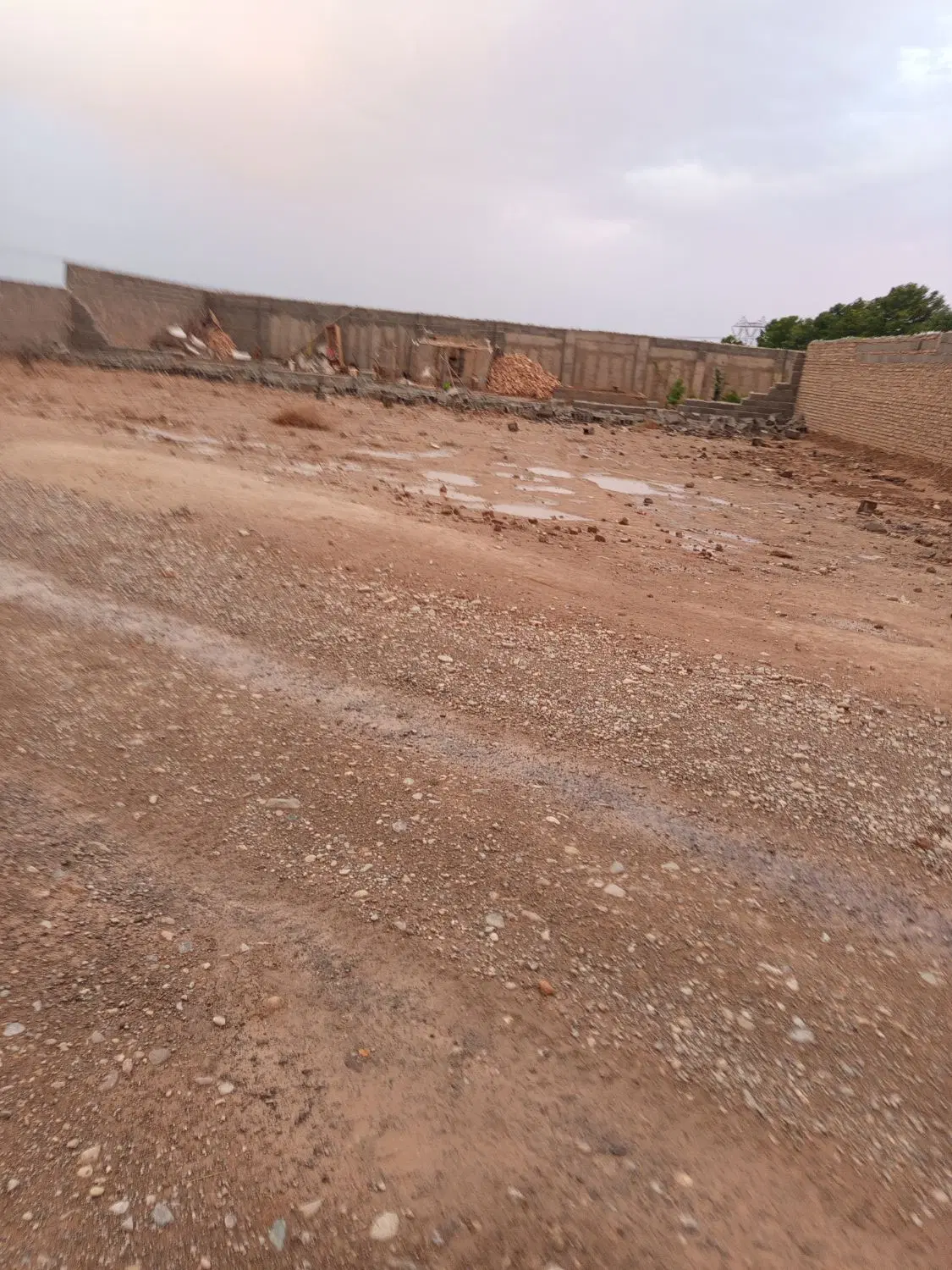 چهاردیواری 800متربا مجوز