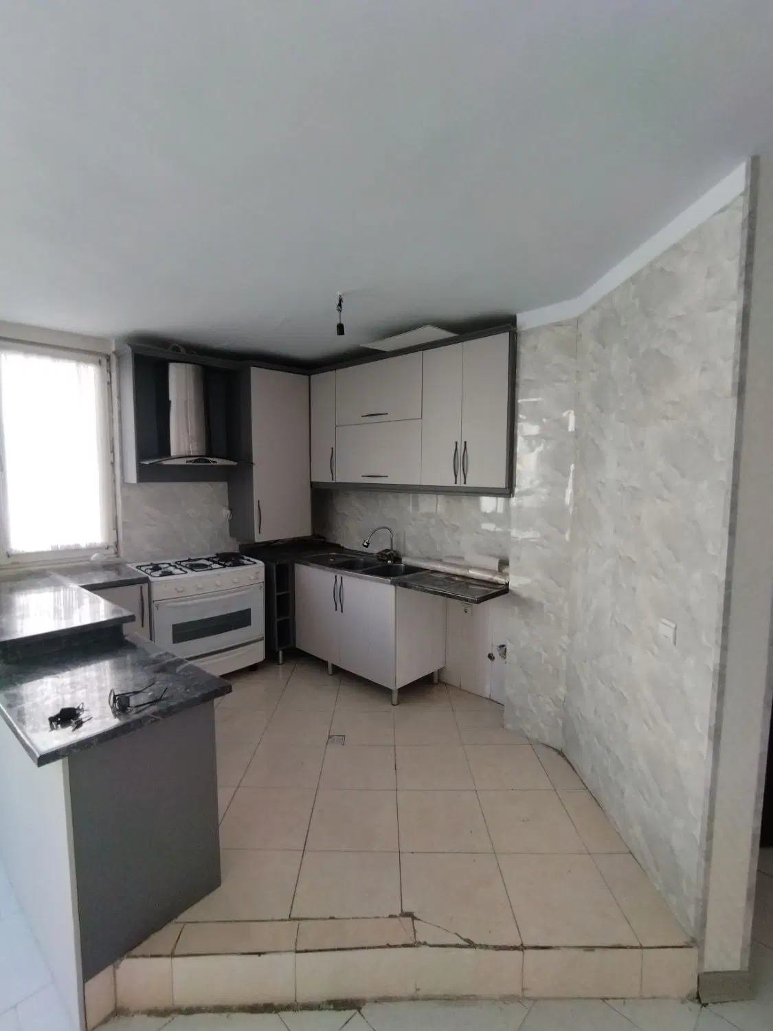 فروش آپارتمان 85 متری 2 خواب فاز 3 عرصه وام تسویه