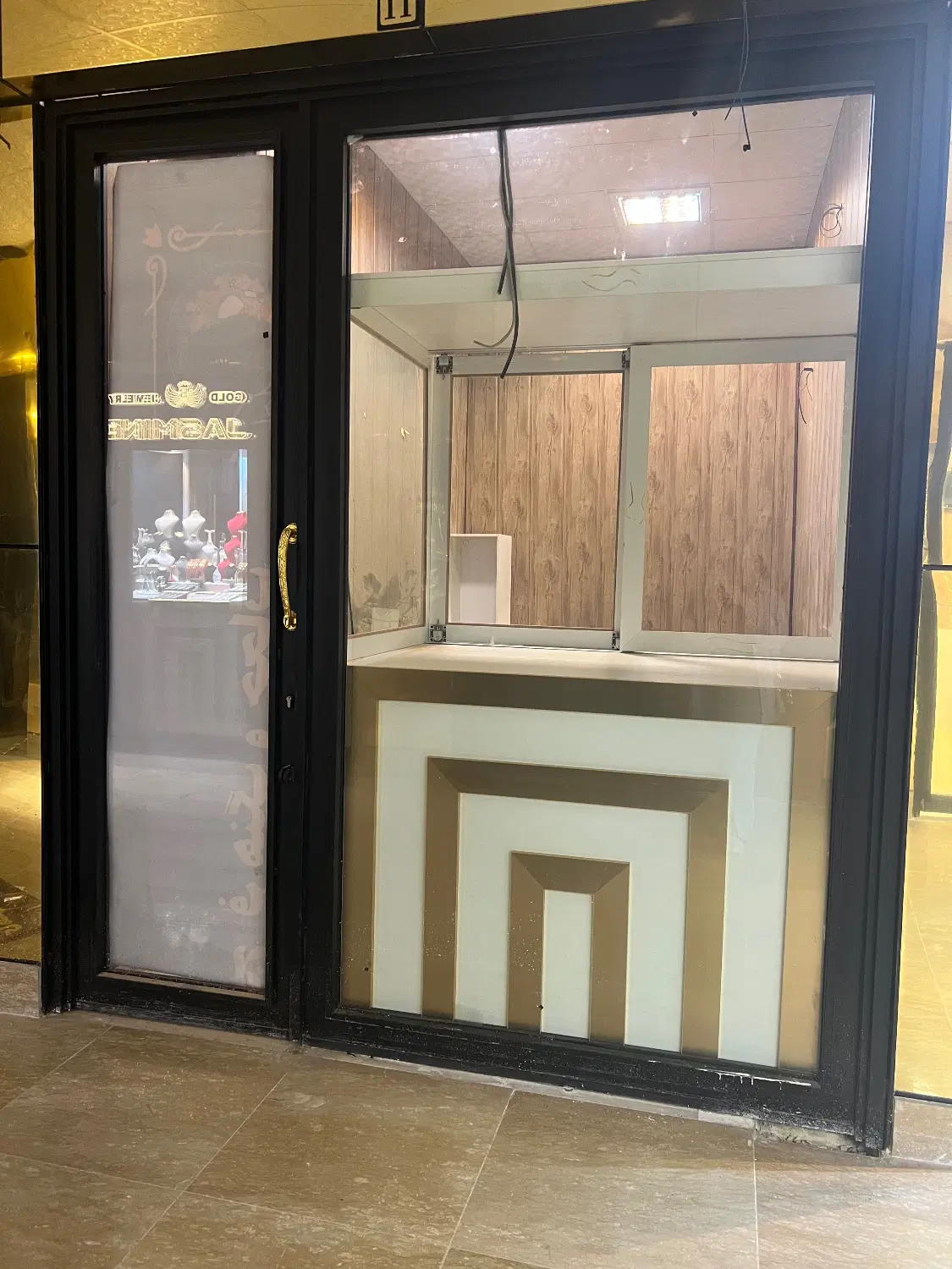طلافروشی_۱۵ متر_ میدان عدالت پاساژ کوروش