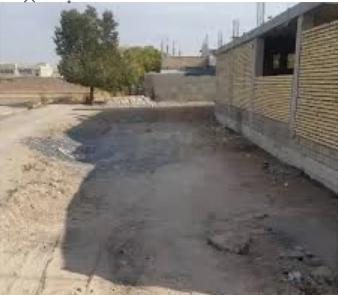 یک قطعه زمین ۱۴۲متر