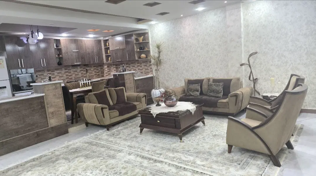 فروش آپارتمان ۱۳۶ متری تک واحده نادری شرقی