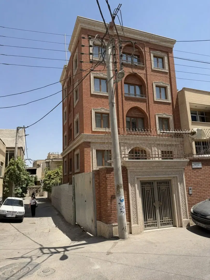 فروش  یا معاوضه اپارتمان ۲ طبقه باغبادران