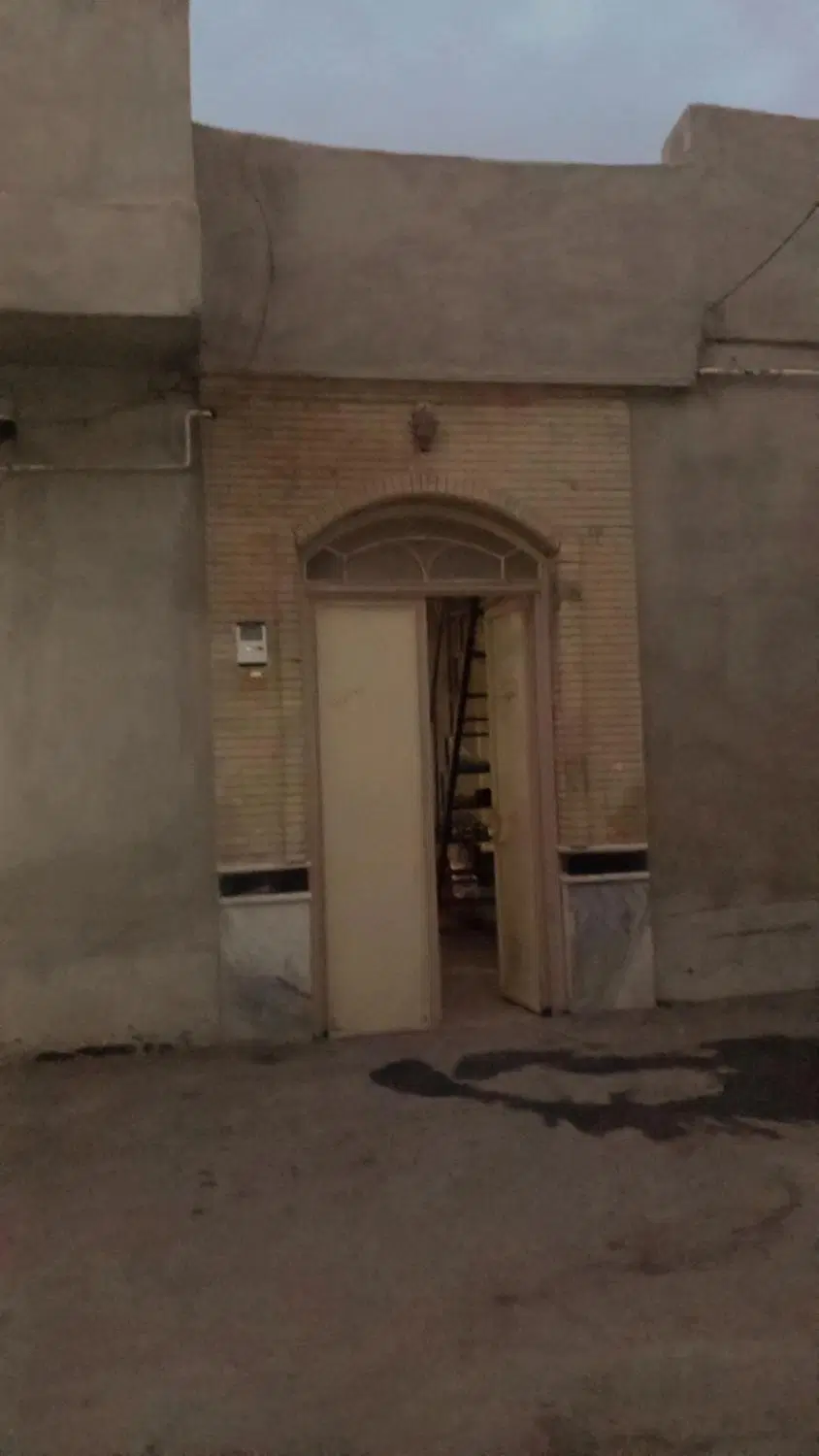 فروش خانه مسکونی معاوضه هم میکنم