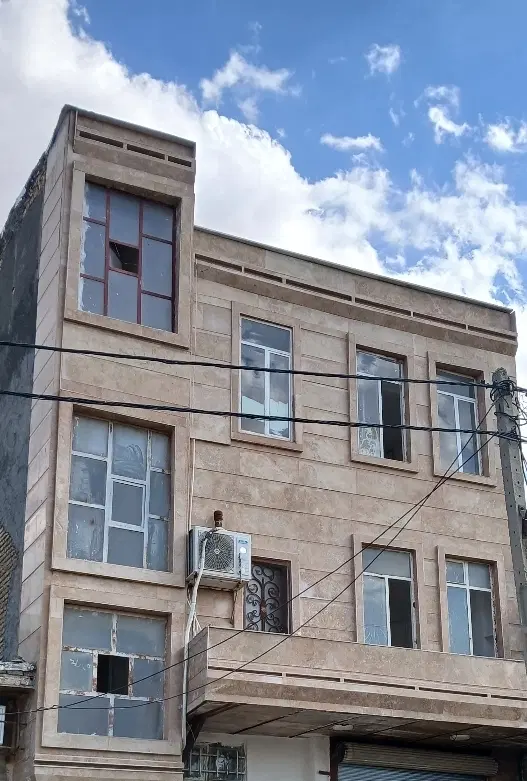 خانه دو طبقه جعفرابادبر خیابان کاشانی