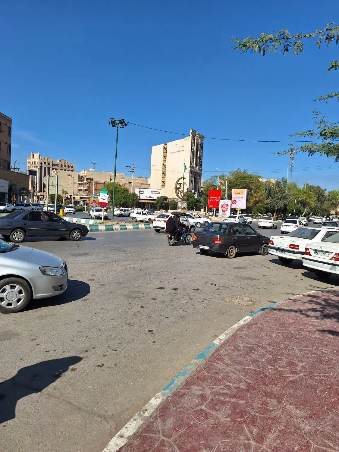 رهن مغازه ، بالکن دار
