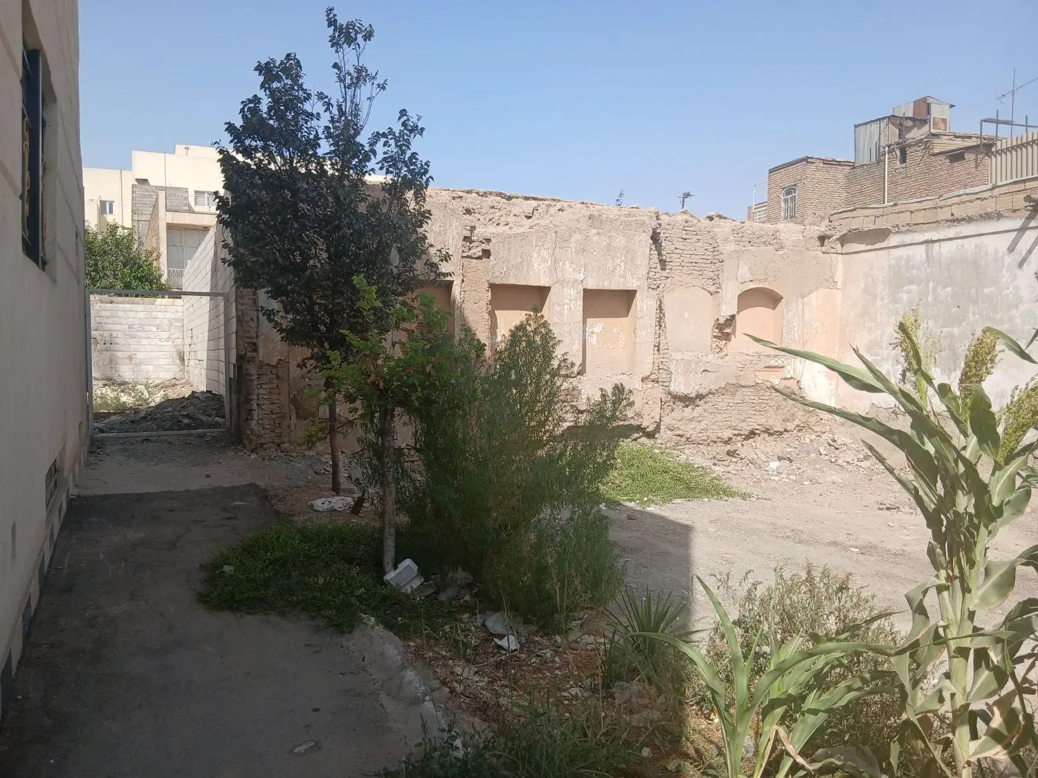 فروش ملک کلنگی با مجوز ساخت ۵طبقه
