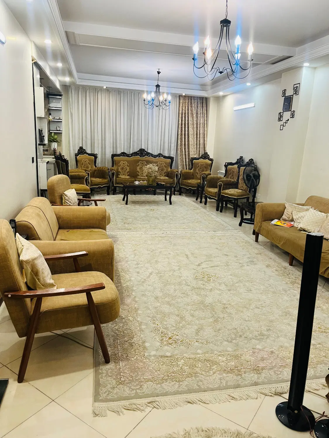 آپارتمان ۸۴ متری تاپ لوکیشن سالن پرده خور