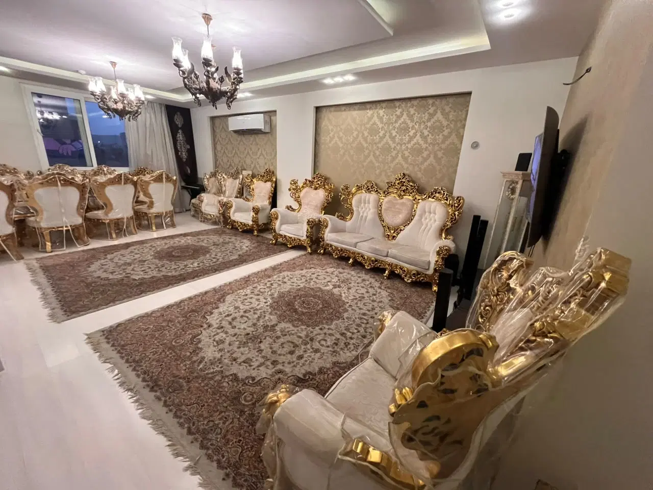 ۱۷۰ متر طبقه ۳ بدون اسانسور فرامرز ۲۶