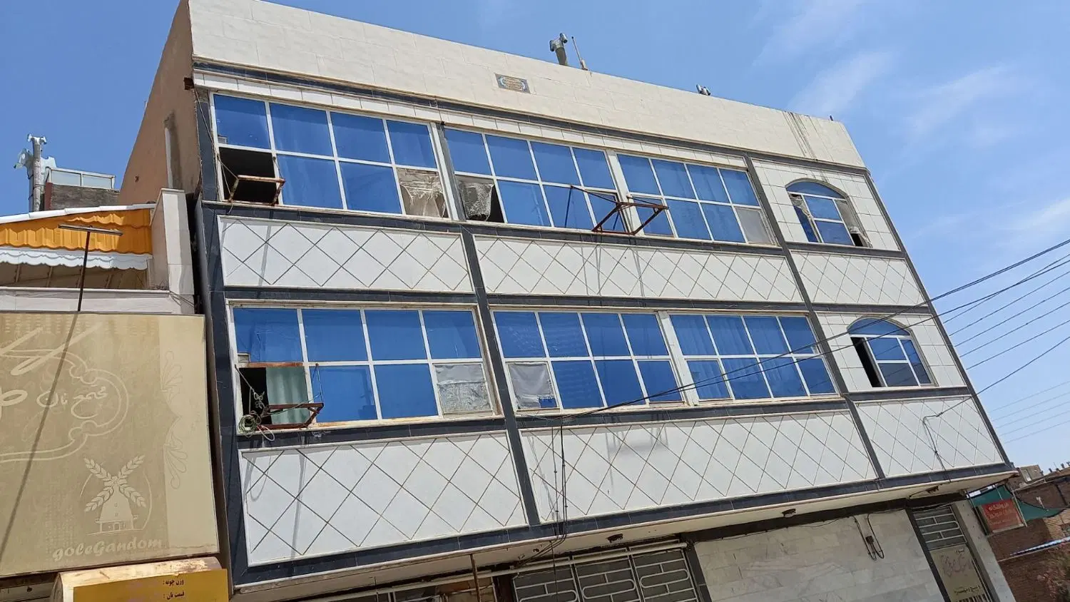 ملک تجاری مسکونی در نهبندان