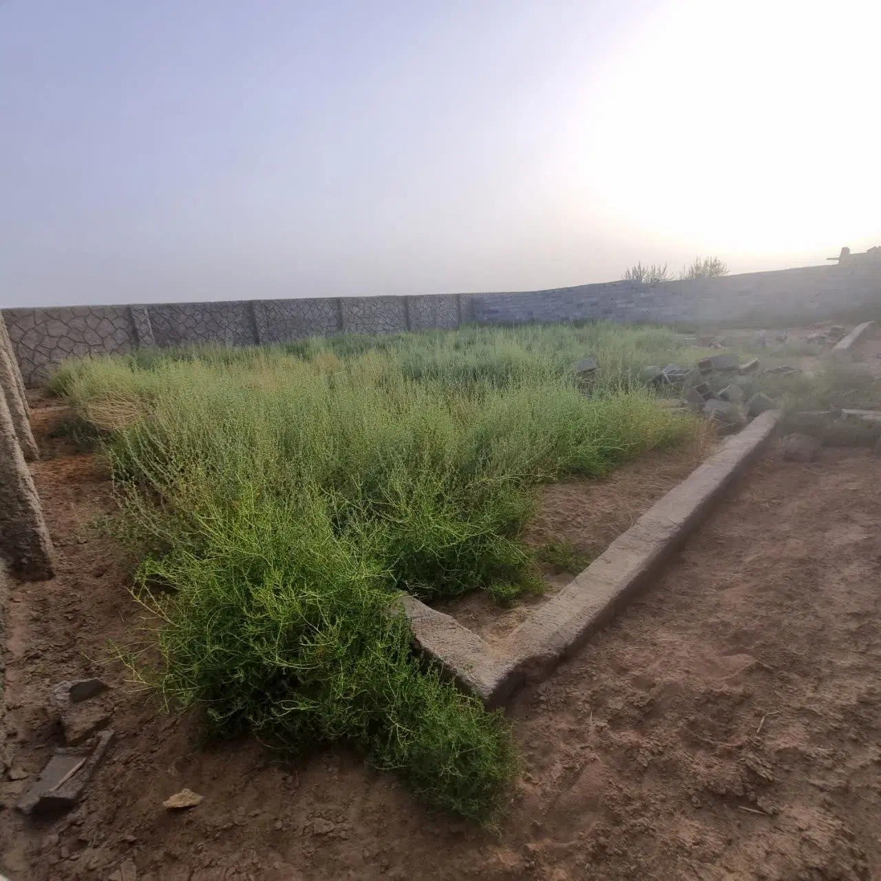زمین چهاردیواری