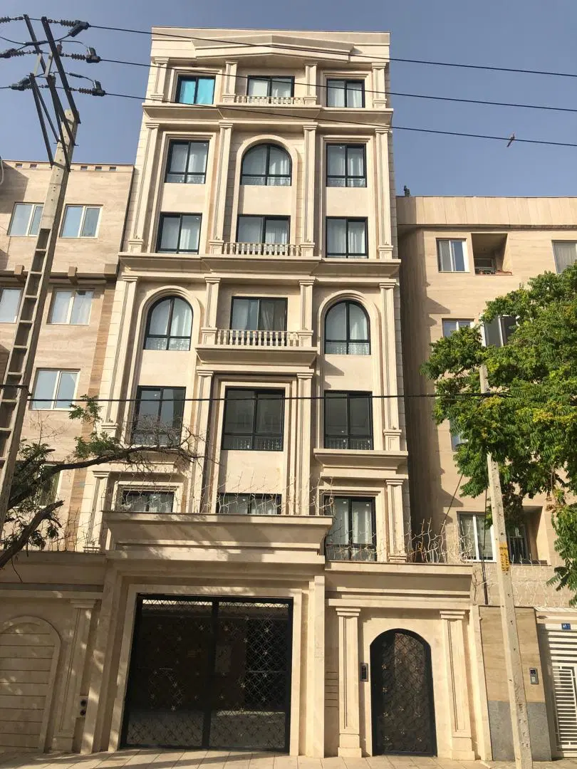 خونه تک واحدی طبقه ۴ بولوار پیروزی حاشیه ۲۰متری