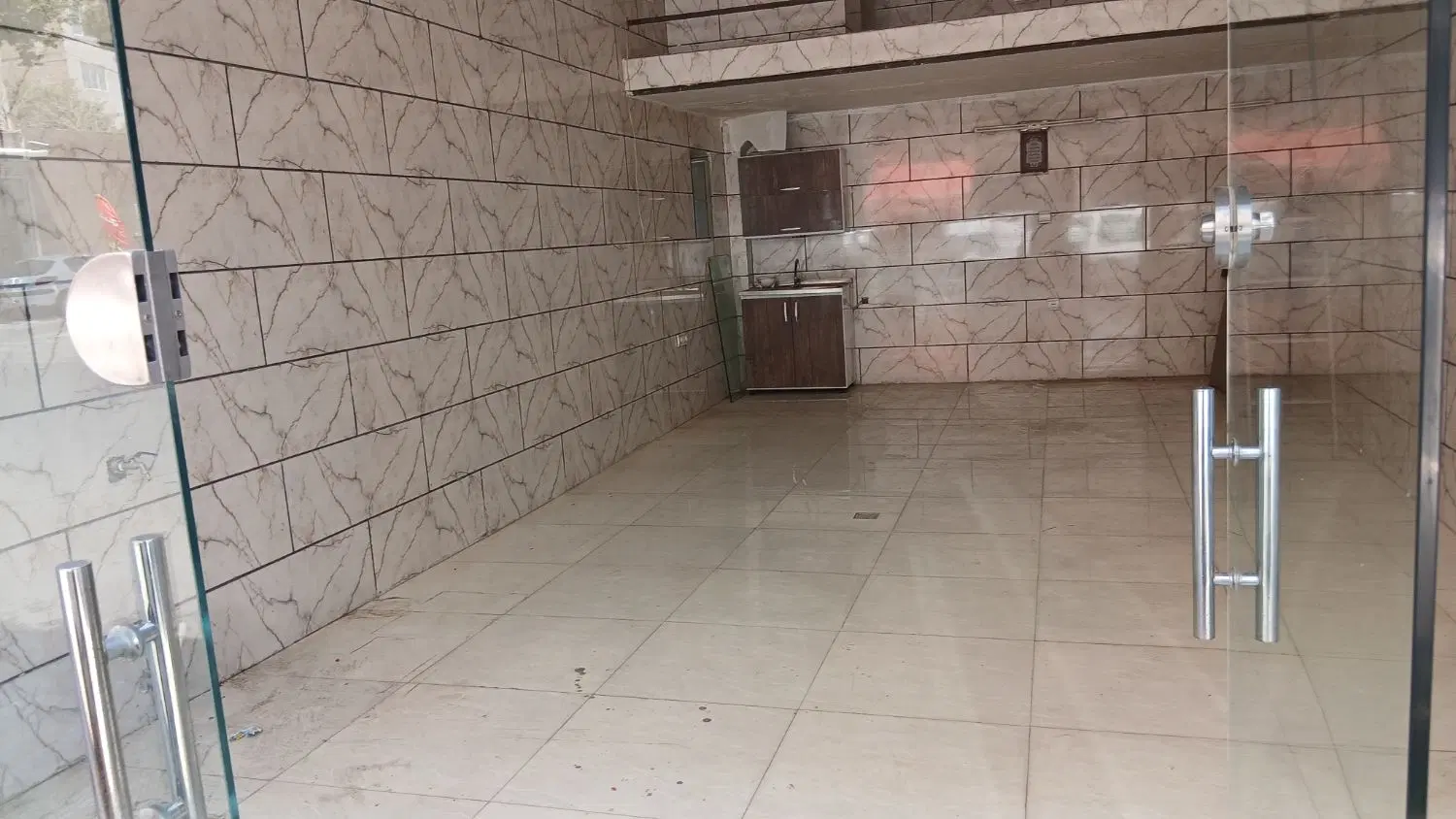 مغازه ۴۰ متری  (۴۸دستگاه)