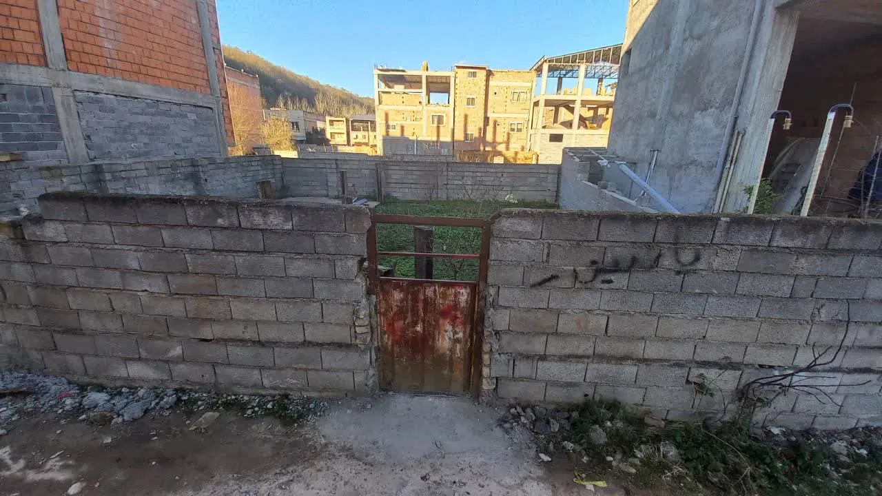 زمین خیابان۱۷شهریور