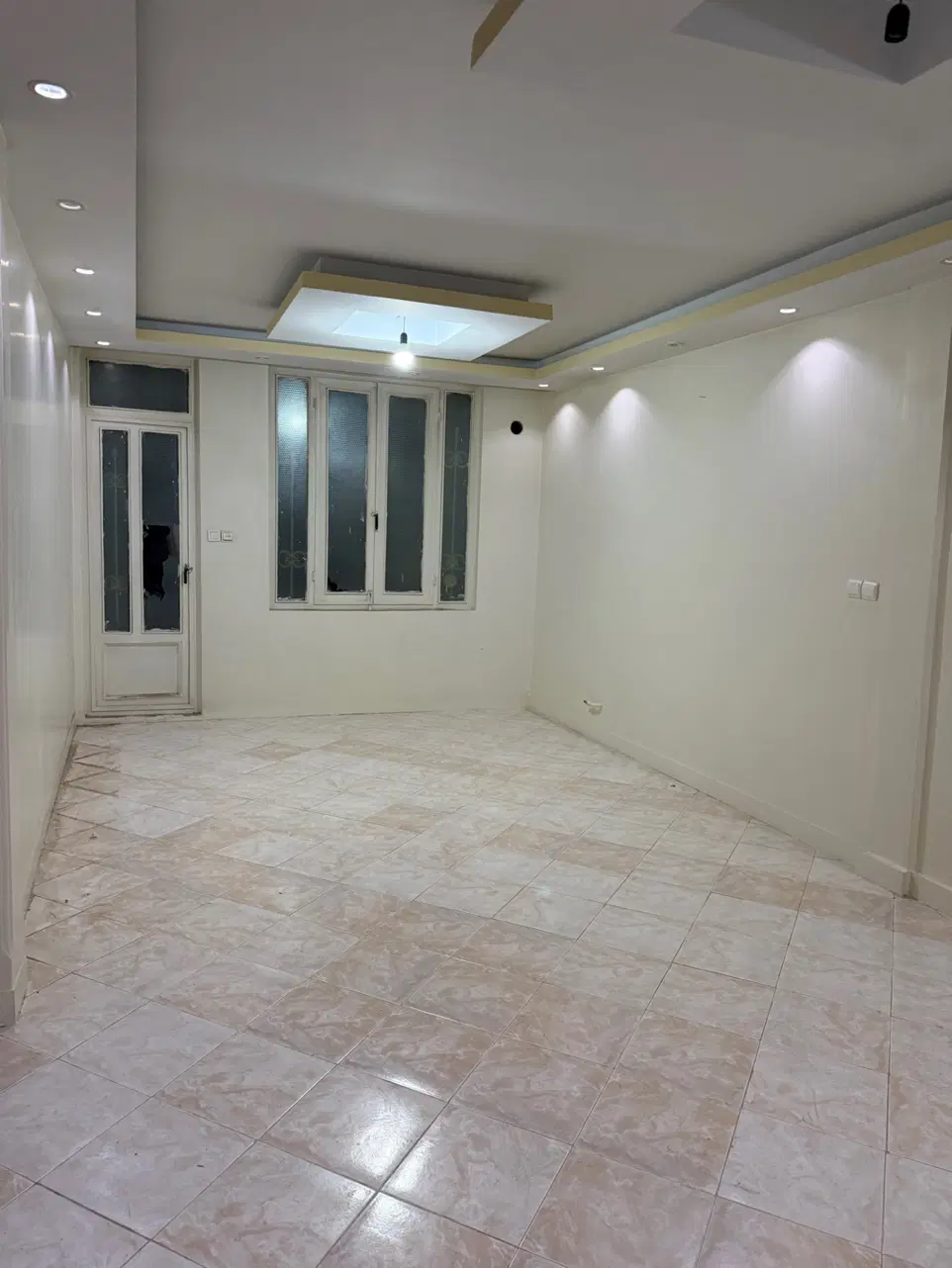 آپارتمان ۷۰ متری با پارکینگ غیر مزاحم