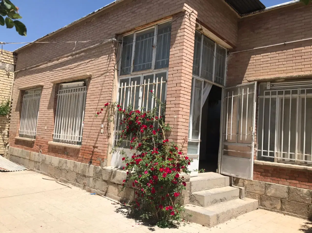منزل مسکونی تجاری