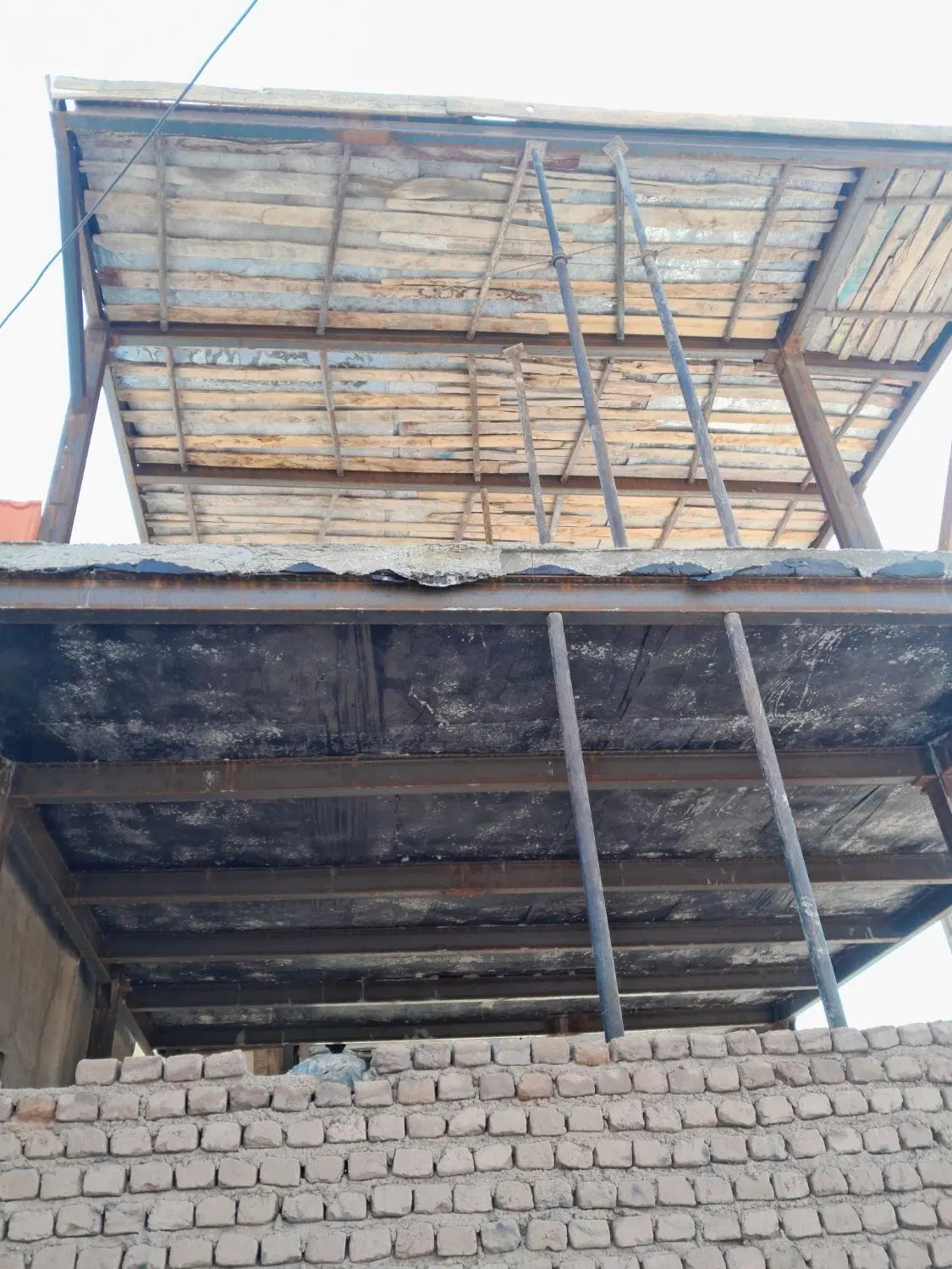 منزل تجاری  مسکونی حاشیه خ ولایت