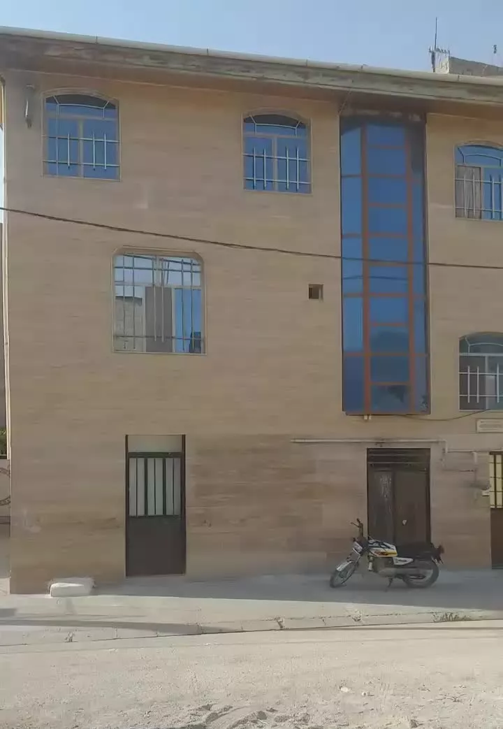 یک ساختمان ۳واحده فروشی به صورت یکجا در وحیدیه