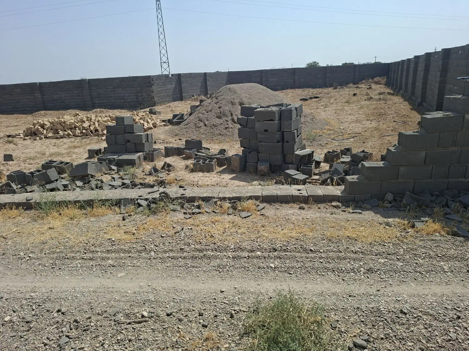 ۱۴۰۰مترباغ ویلا ۷۰ متر بنا تاکستان زیر قیمت کاسبی