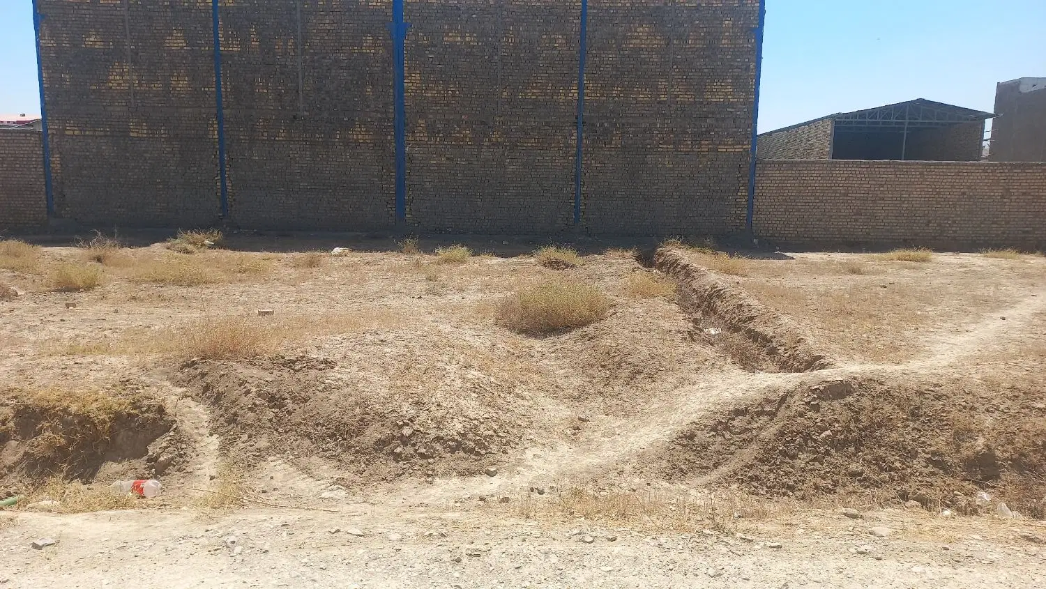 زمین کارگاهی حاجی اباد