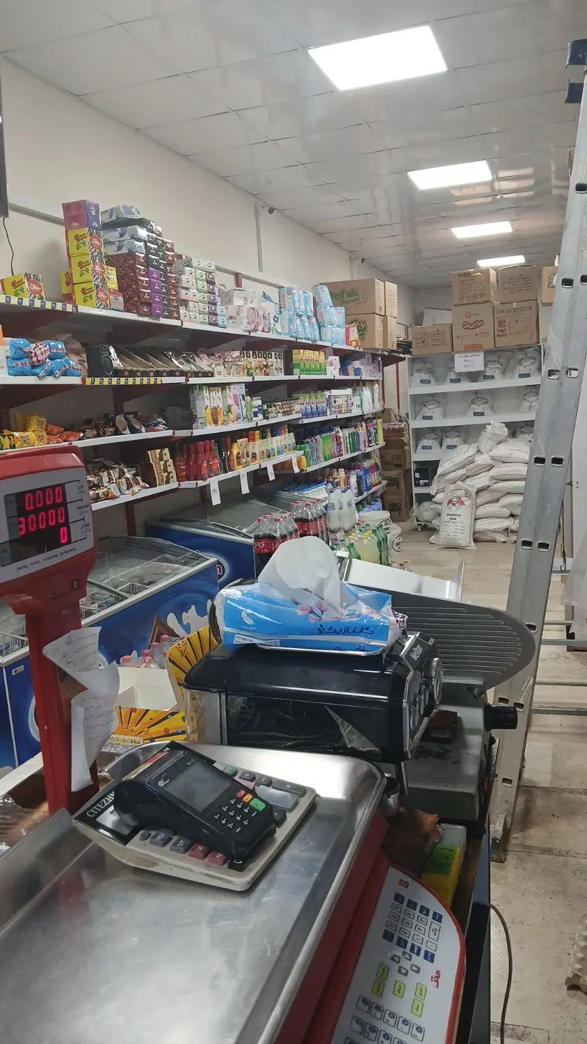 فروش مغازه و واگذاری فروشگاه موادغذایی فعال
