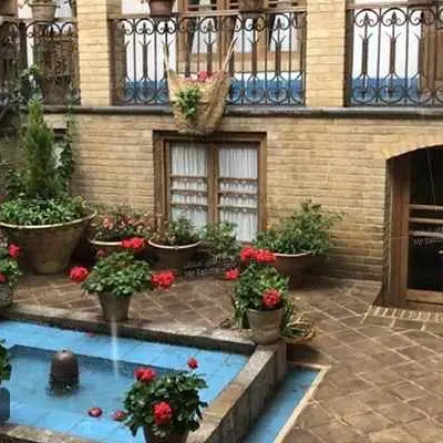 فروش ملک سه طبقه و نیم