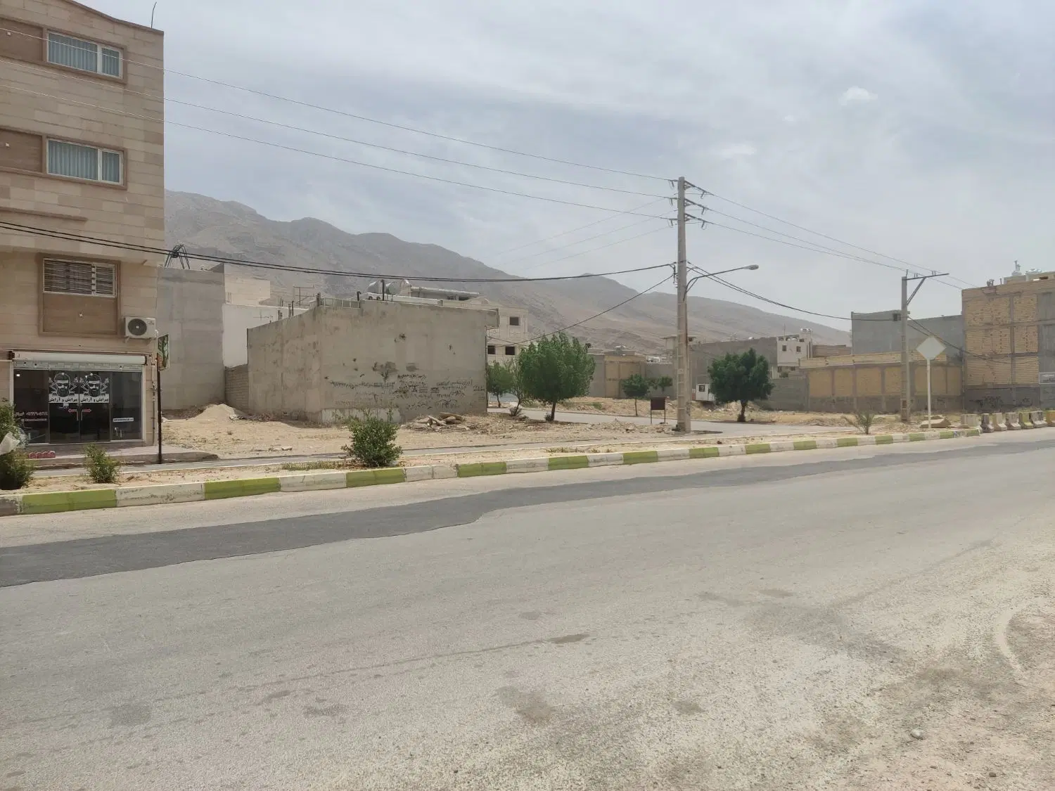 فروش زمین درب ساختمان  با سند تک برگ