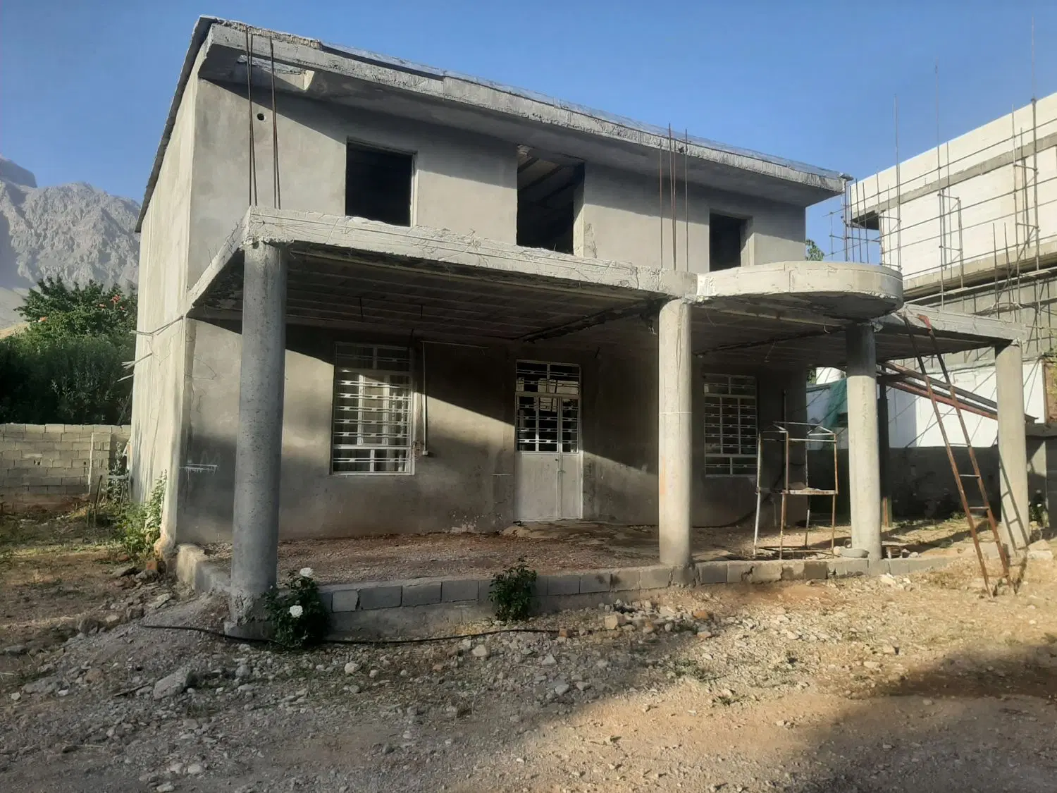 فروش مسکونی شهر توریستی سی سخت