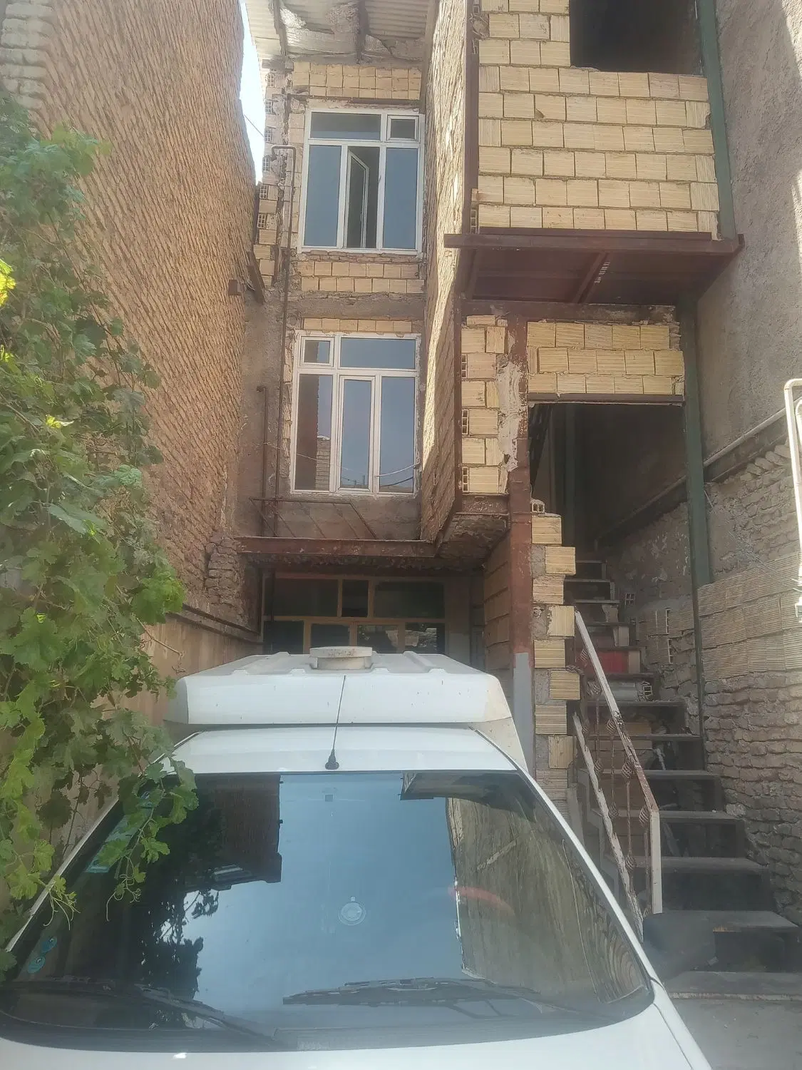 خانه سه طبقه