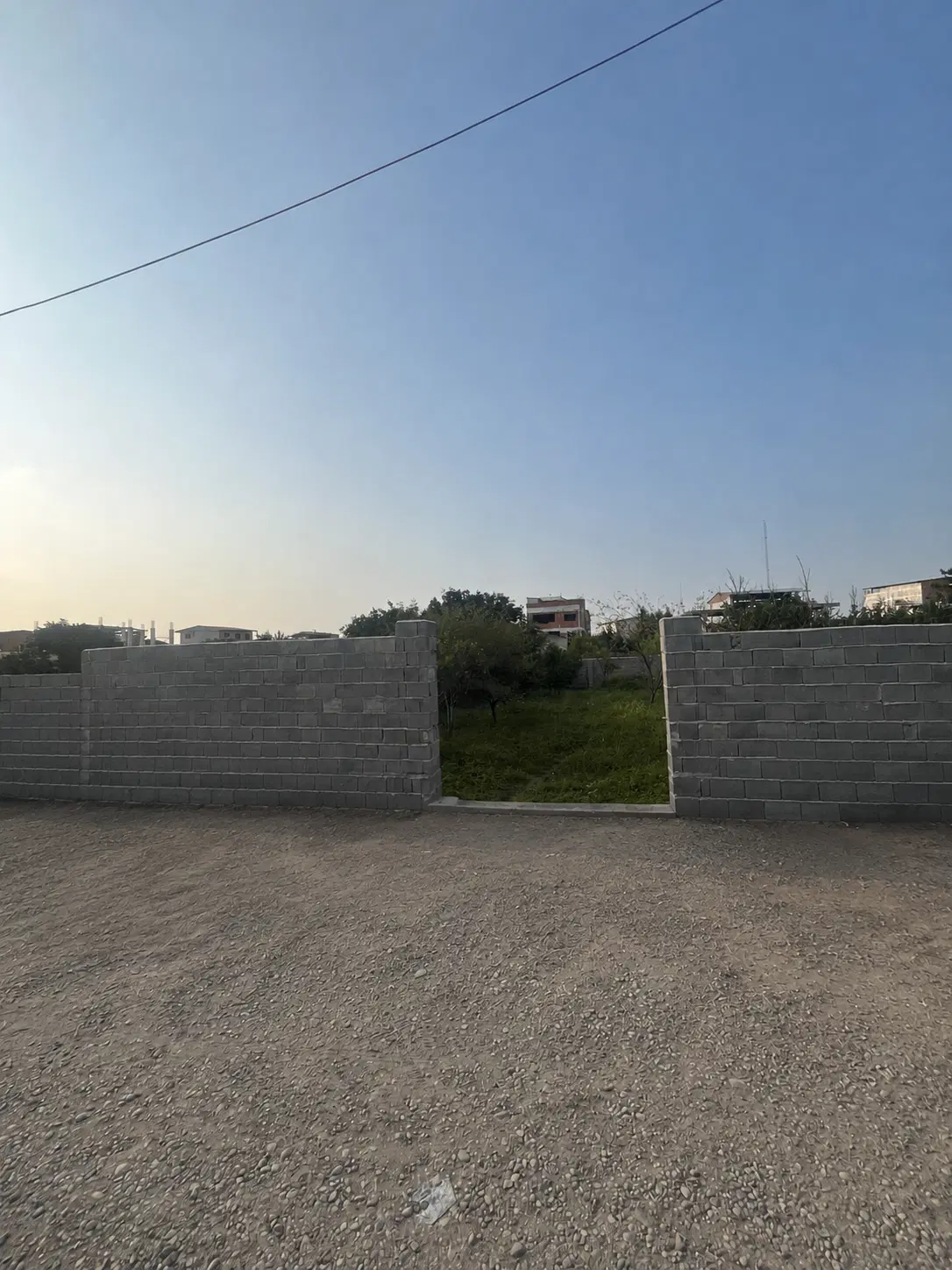 زمین مسکونی ۴۰۰ متری