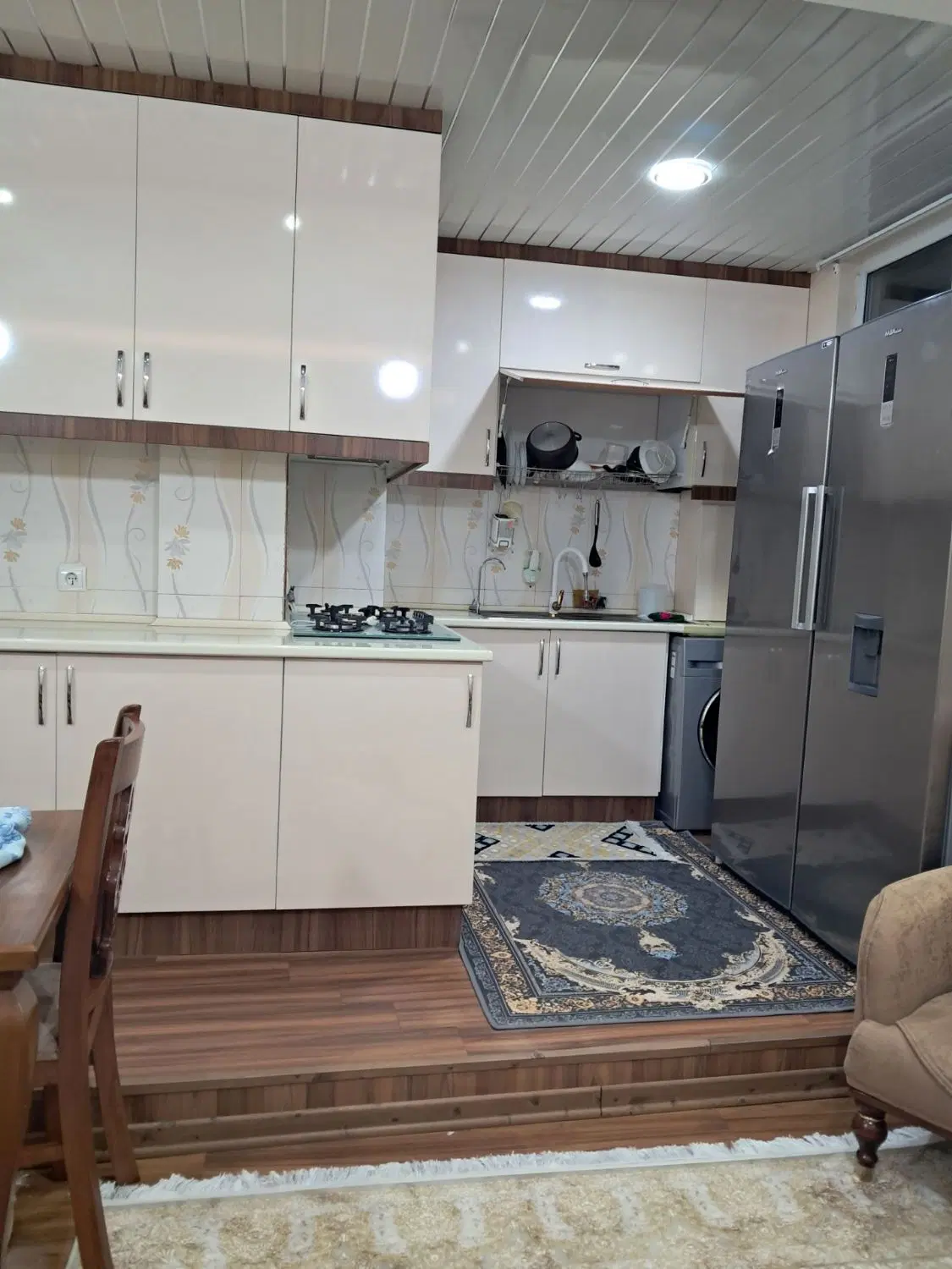۷۵ متری اندیشه رنگین کمان فول