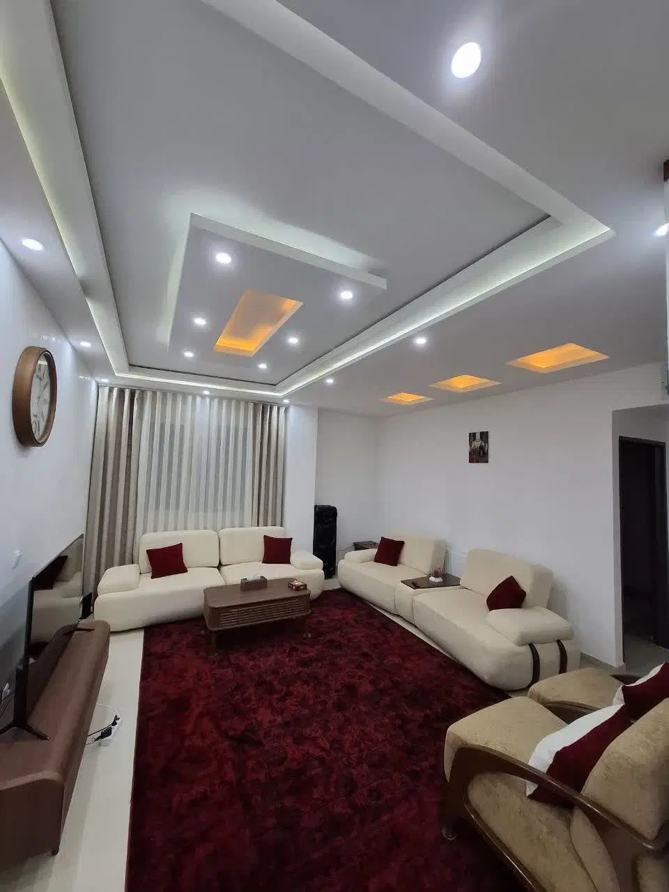 واحد  دوخوابه ۹۰متری شیک وفول امکانات درویستا