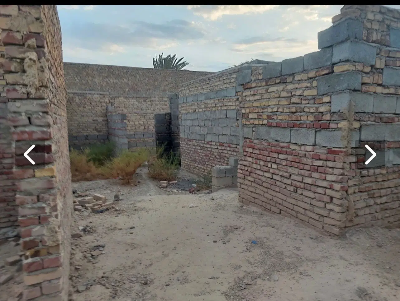 منزل نیمه کاره فروشی