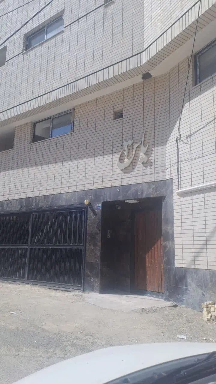 اپارتمان تک واحدی غرق نور