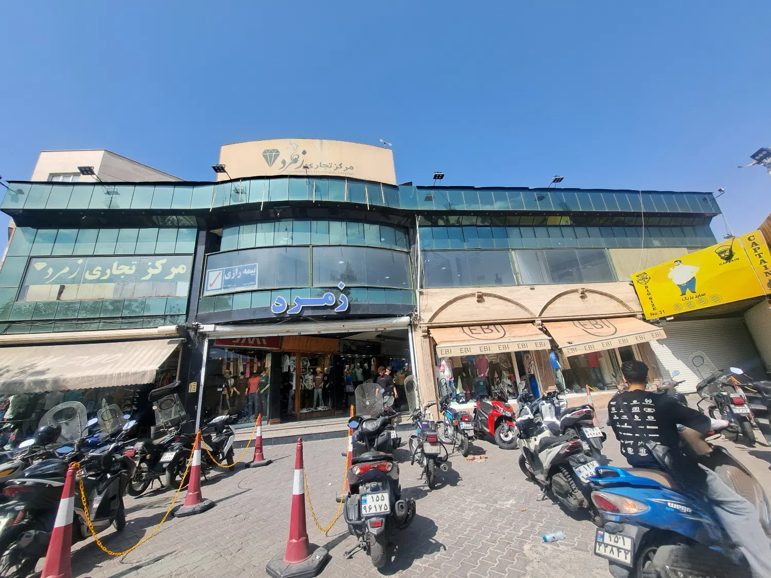 مغازه ۲۰متری بر خیابان ۱۷شهریور