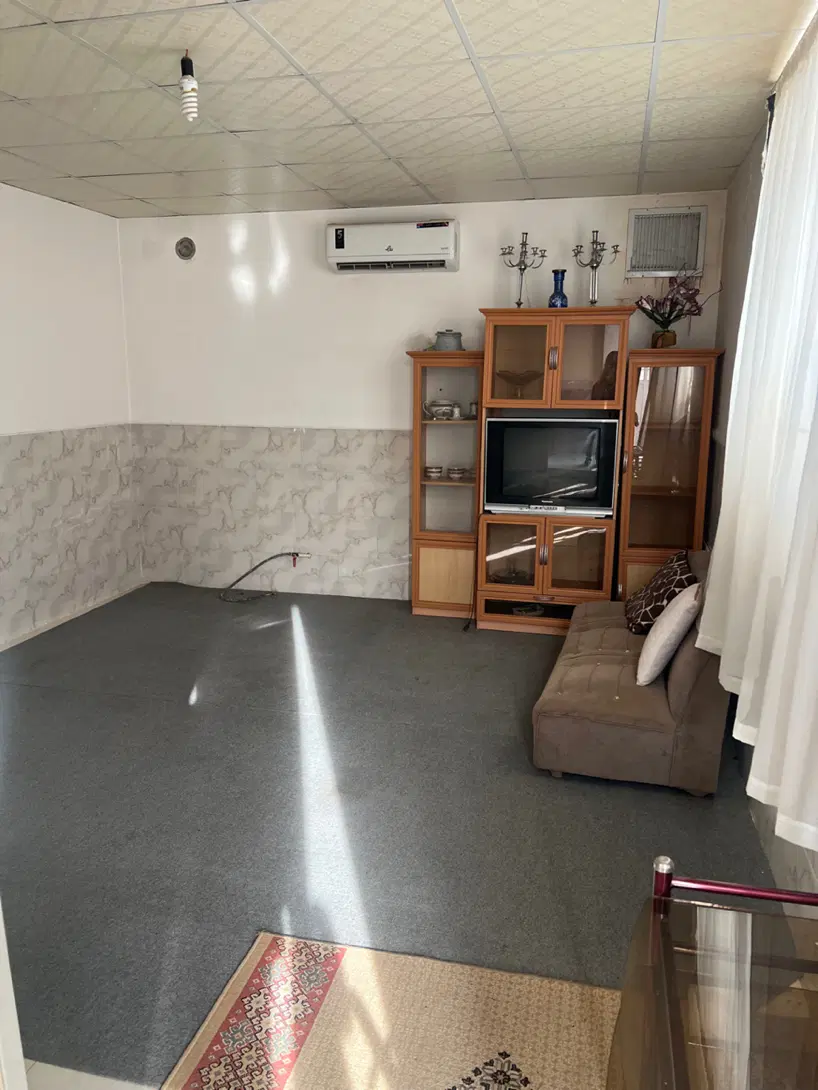 سوییت دانشجویی ، کارمندی