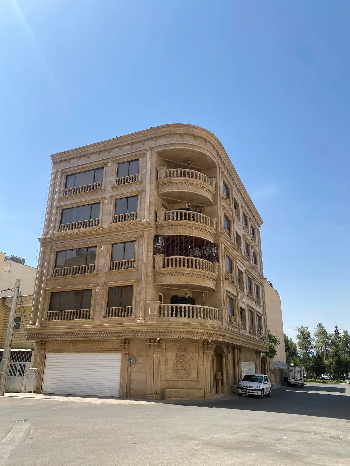 آپارتمان ۳ خوابه ۱۸۵ متر باهنر شمالی