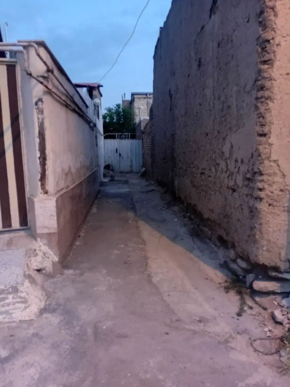 320متر زمین مربع داخل کوچه بن بست