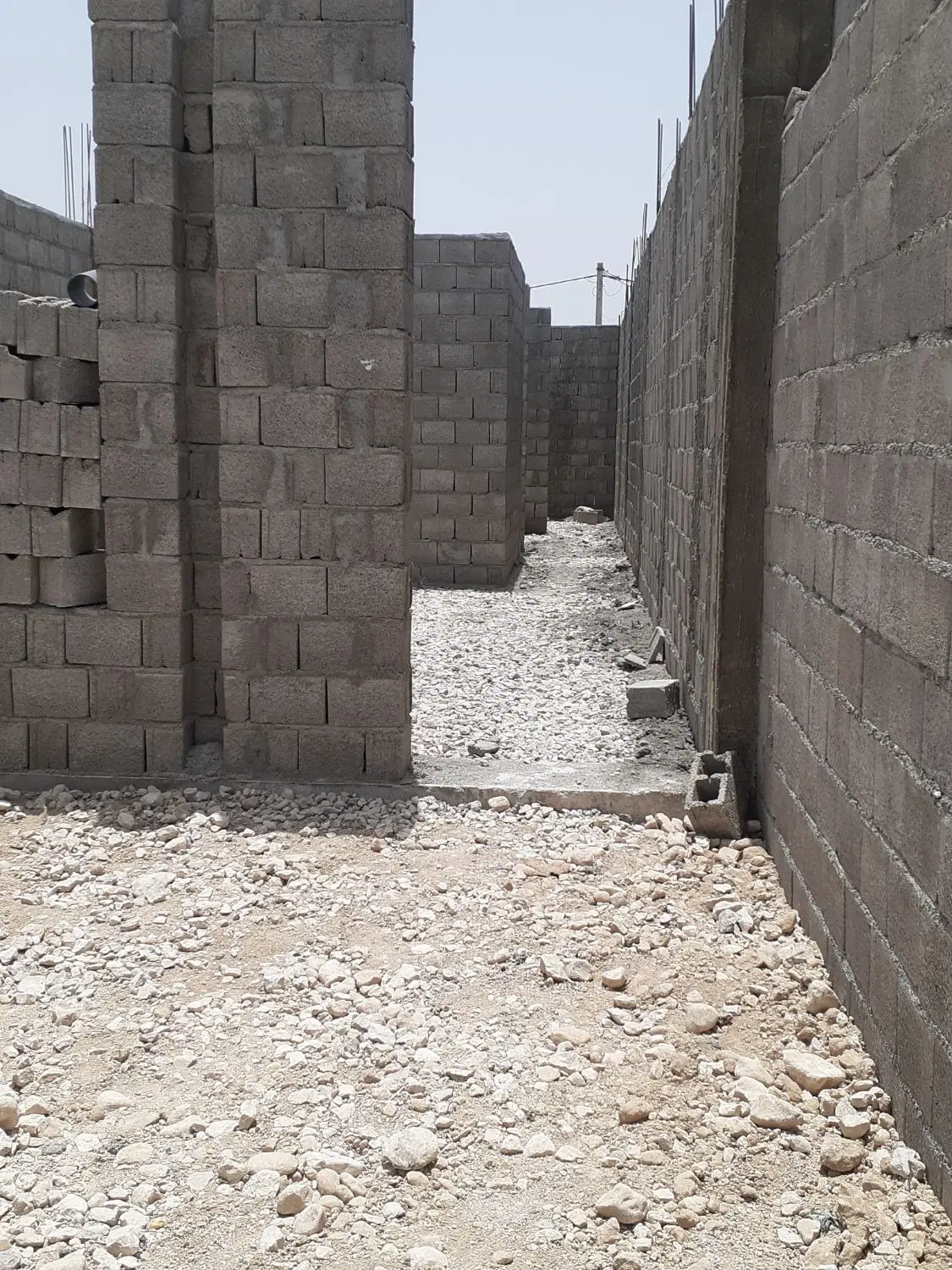 خانه نیمه کاره