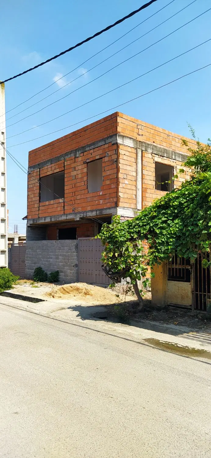 فروش دوواحدی باهم اسکلت بتن نیمه کاره در پایین دزا