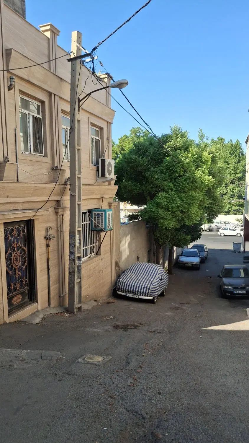 فروش خانه دو واحدی نزدیک بلوار مدرس