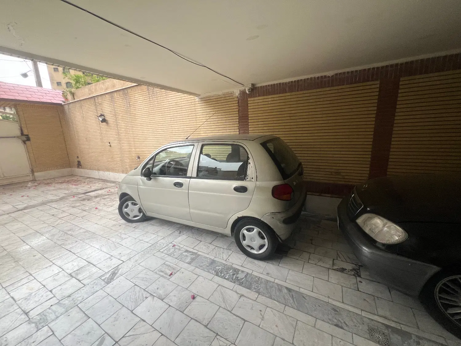 آپارتمان کاملا بازسازی ۹۵ متر طبقه ۳ باجک