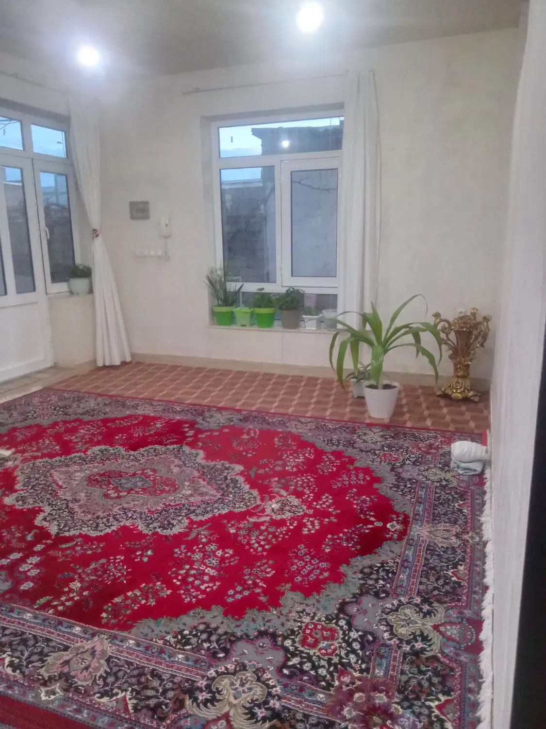 دو سرویس مجزا اجاره داده میشود