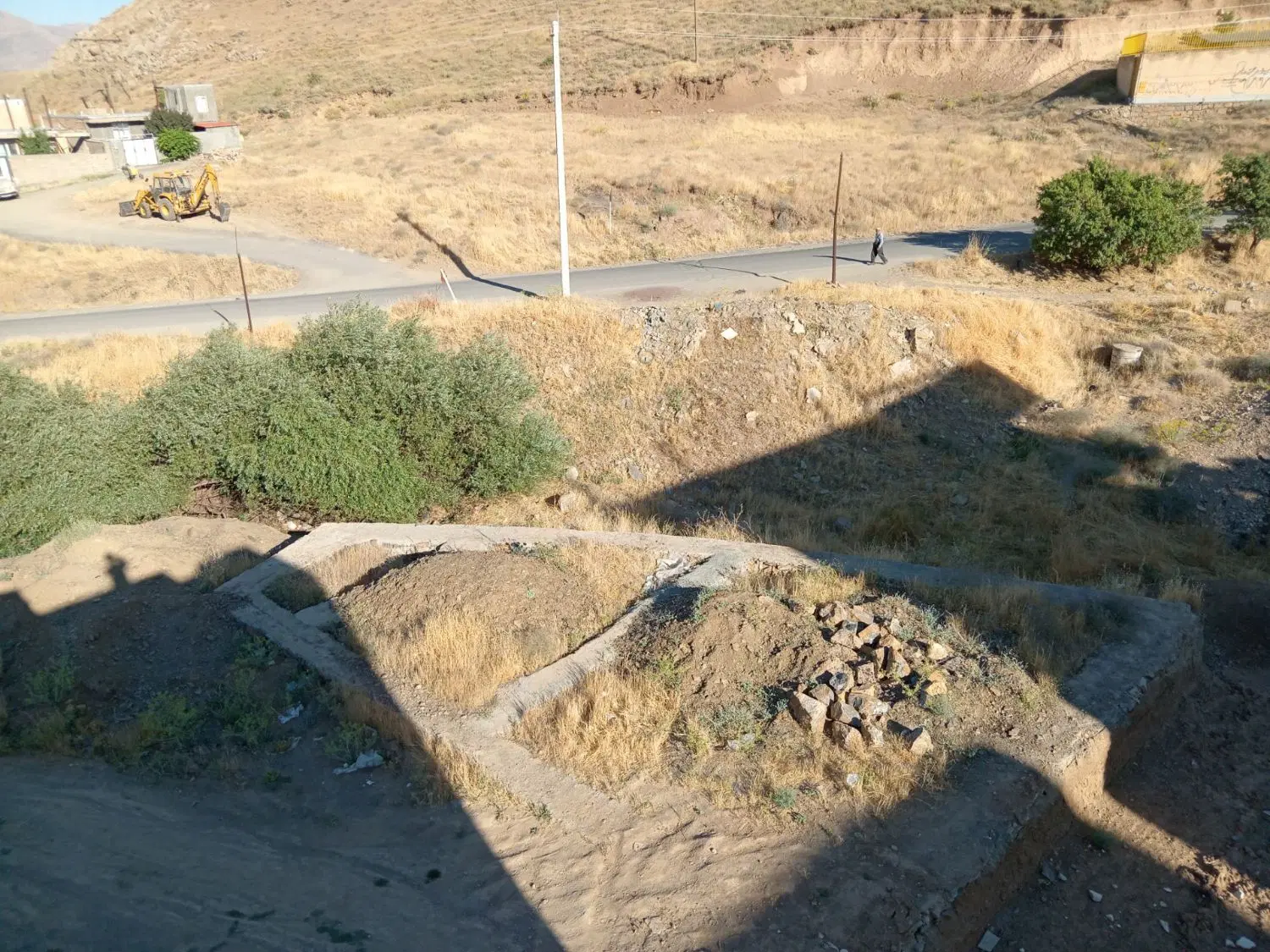 زمین سه نبش تجاری،  مسکونی