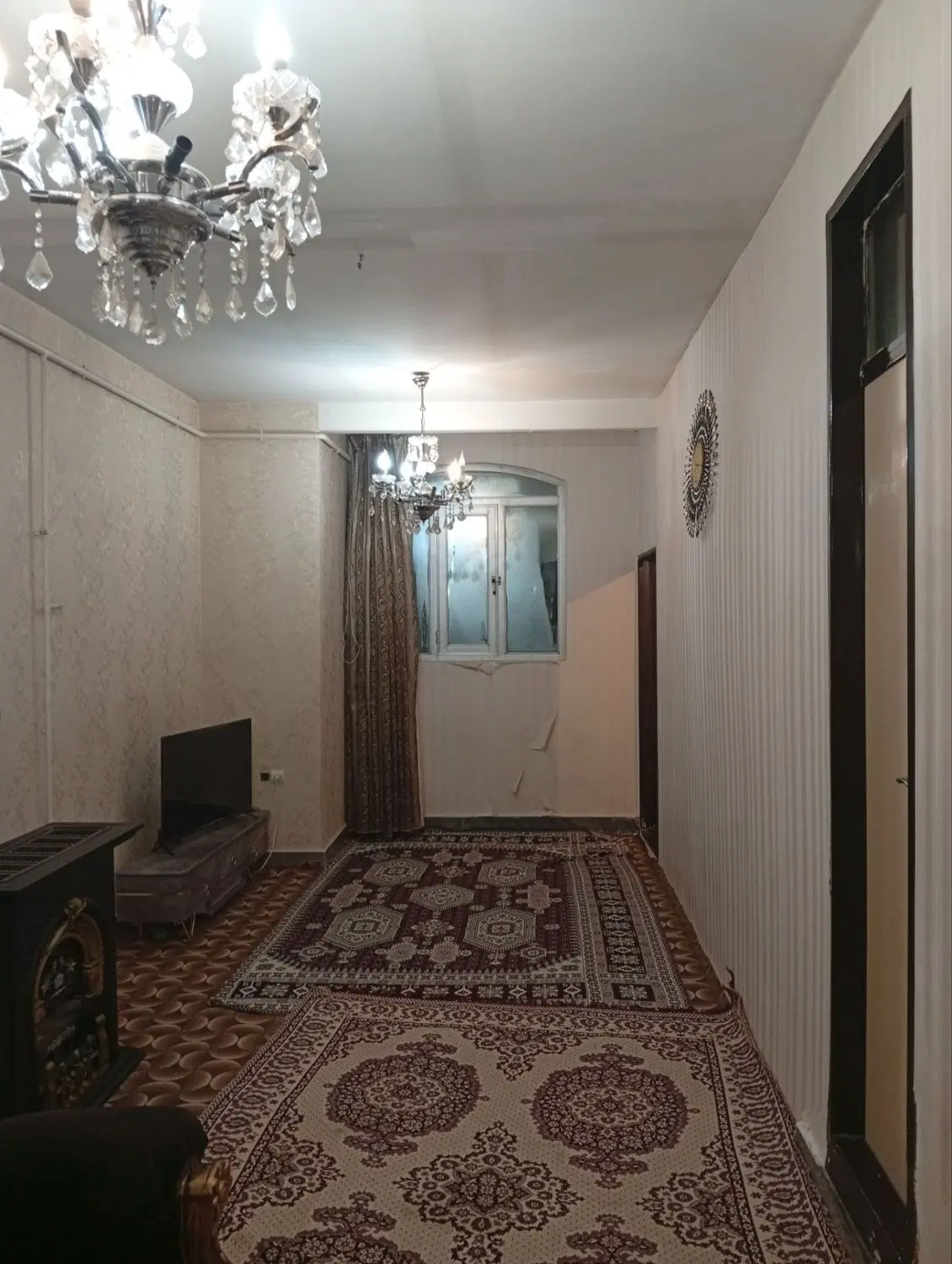آپارتمان سه طبقه ونیم ارم جنب آزمایشگاه هدف