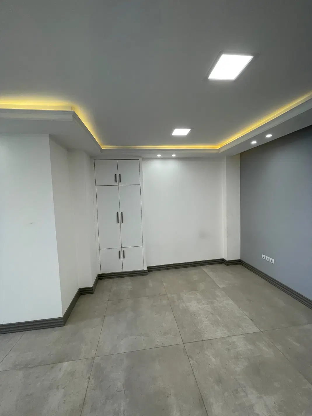 دفتر کار ۵۳ متری فلت
