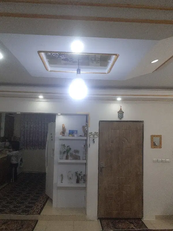 واحد ۸۳متری طبقه اول